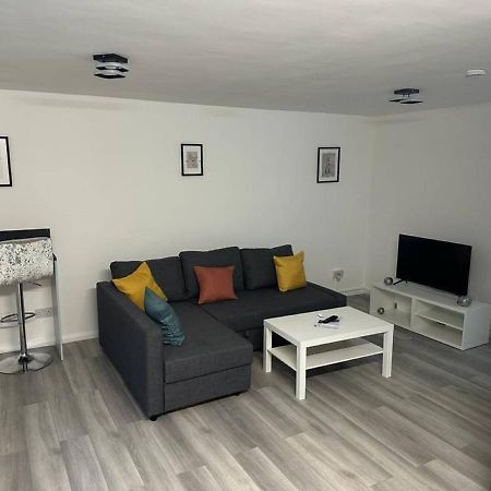 Stylish Apartment At Carlton Grove ロンドン エクステリア 写真