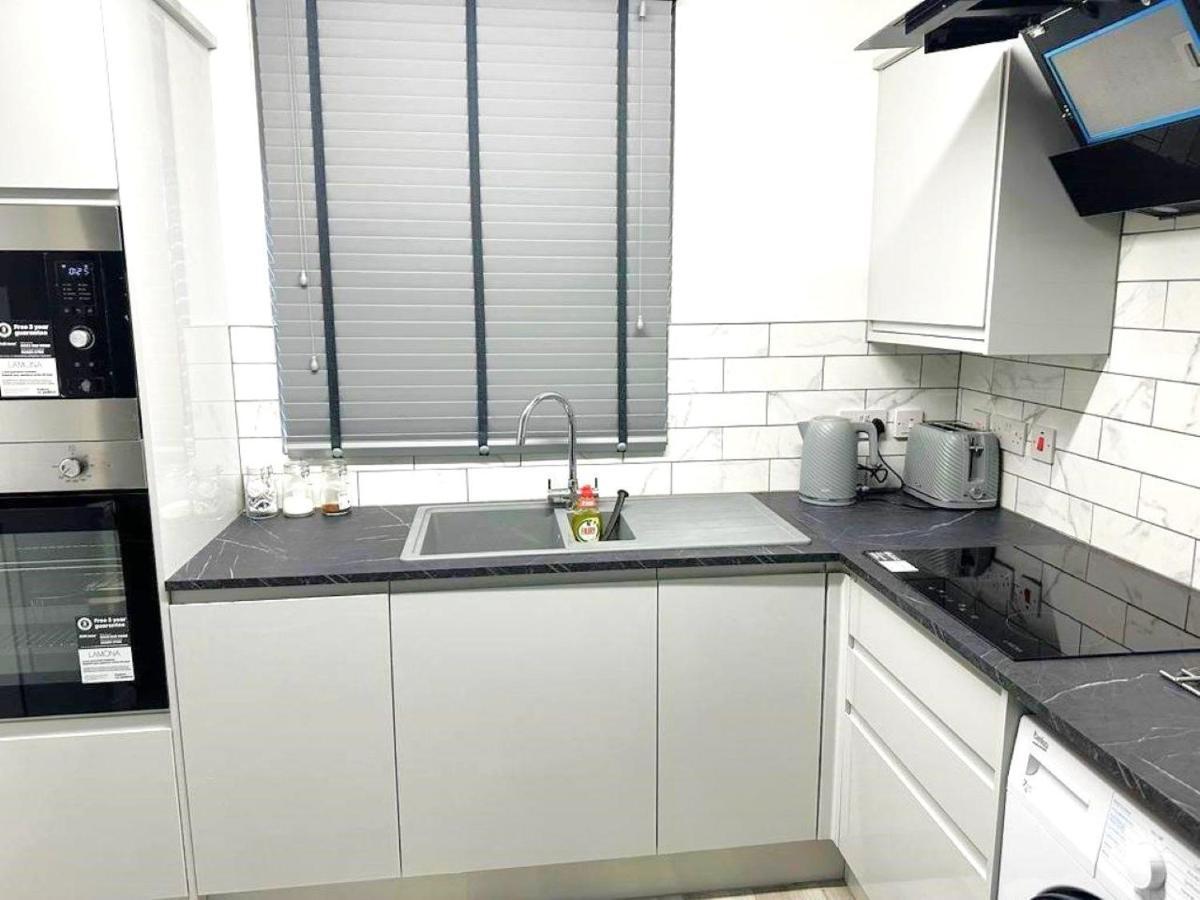 Stylish Apartment At Carlton Grove ロンドン エクステリア 写真